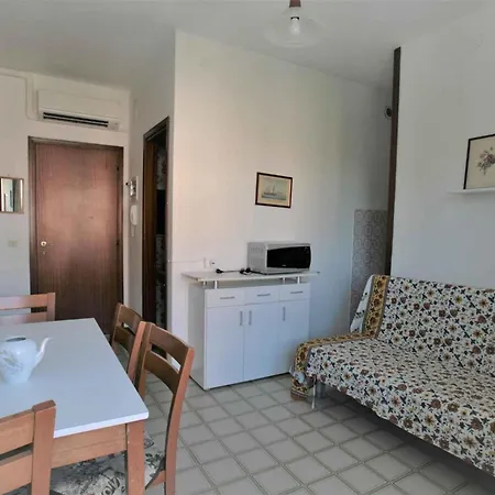 Apartment In 25174