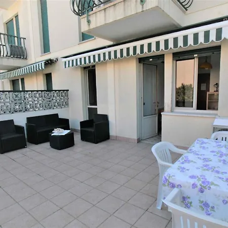 In 25174 * Lido di Jesolo